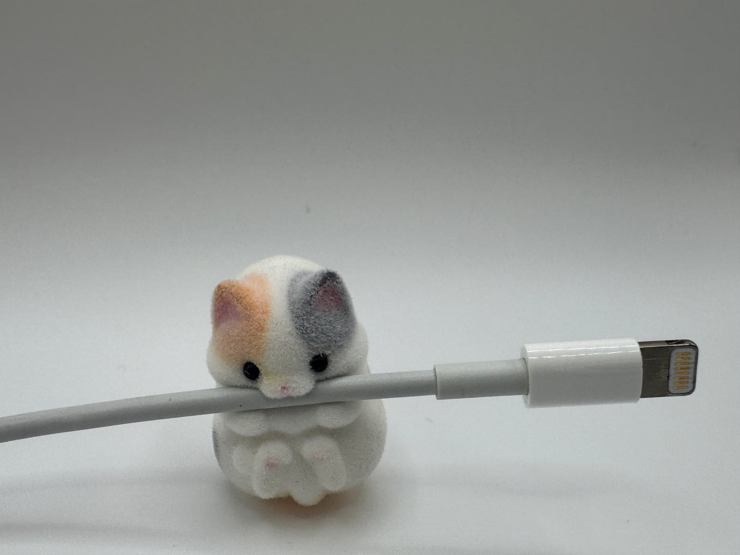 Cable Kitten Clawer